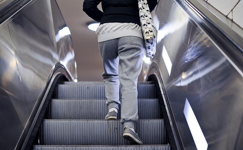 5.) Die kürzeste Rolltreppe hat gerade einmal fünf Stufen und führt über 83 Zentimeter im japanischen Kawasaki.