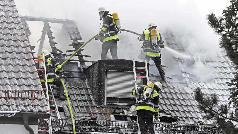 Die Bilder vom Feuerwehreinsatz in Berg am Laim.
