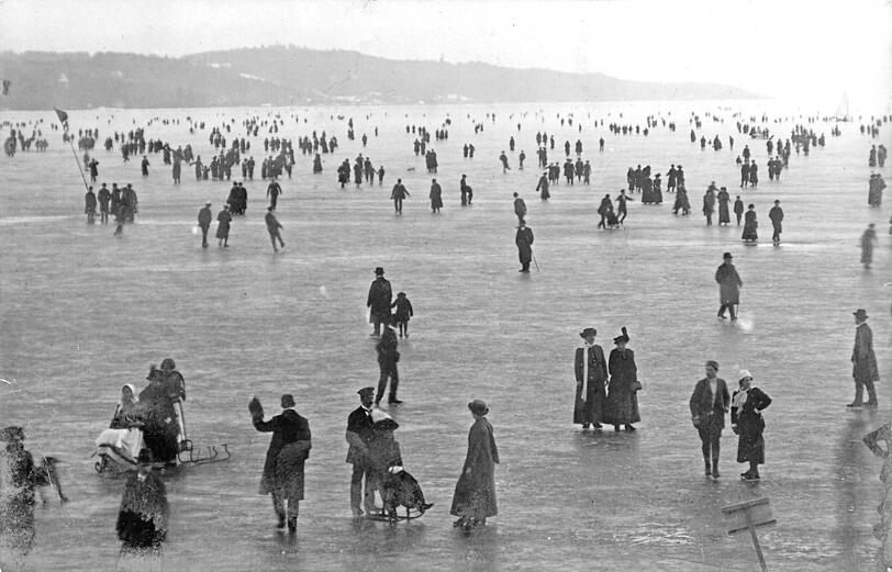 Eislaufen im Winter 1913/1914. Das letzte tragfähige Eis gab es 1963.