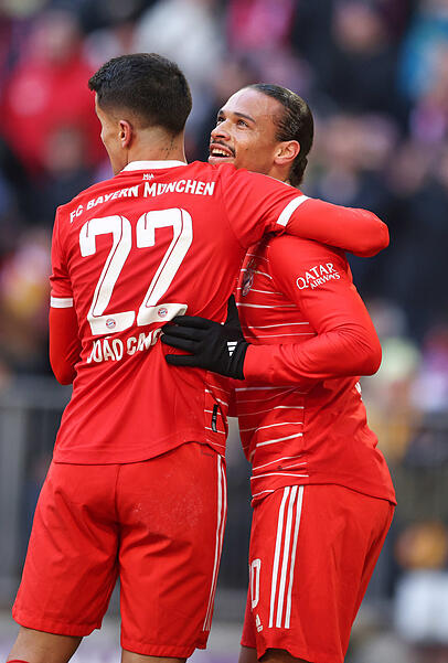 Neustart: João Cancelo (l.) und Leroy Sané. Neustart: João Cancelo (l.) und Leroy Sané.