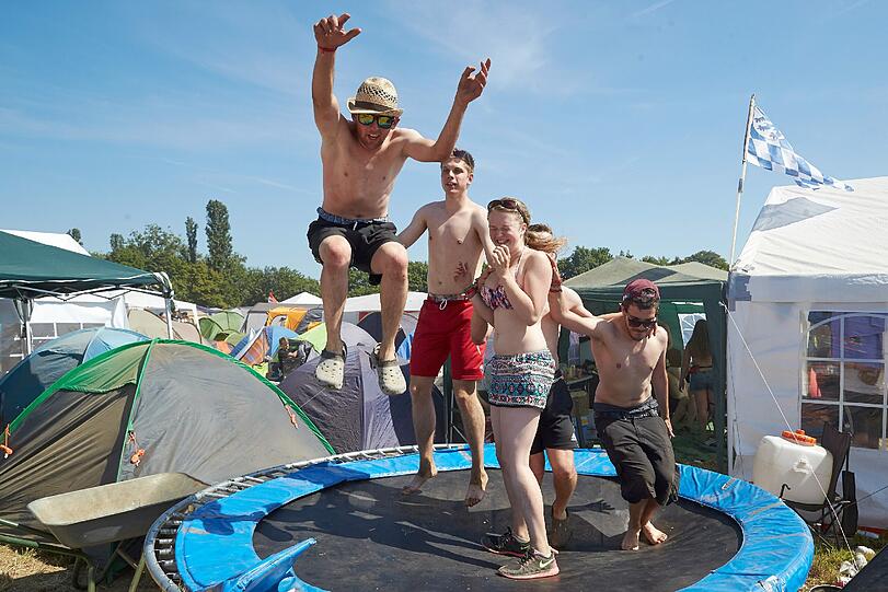 Ein eigenes Trampolin beim Festival?