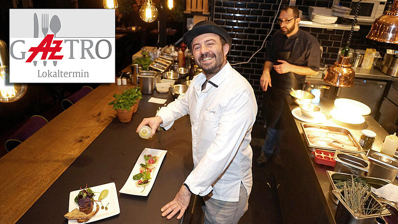 Loic Cantegrel in seinem Küchen-Atelier mit Fois Gras Terrine mit Butterbrioche und Schalottenconfit (l.) und Saiblingscarpaccio.