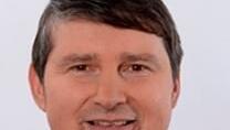 Wolfgang Ritter: "Jetzt ist es höchste Zeit, das Impfen wieder in die Praxen zu verlagern. In Deutschland gibt es 75.000 niedergelassene Praxen, die in der Lage sind fünf Millionen Patienten pro Woche zu impfen." Wolfgang Ritter: "Jetzt ist es höchste Zeit, das Impfen wieder in die Praxen zu verlagern. In Deutschland gibt es 75.000 niedergelassene Praxen, die in der Lage sind fünf Millionen Patienten pro Woche zu impfen."