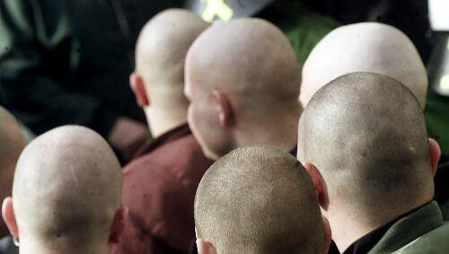 Eine Gruppe von Skinheads Eine Gruppe von Skinheads