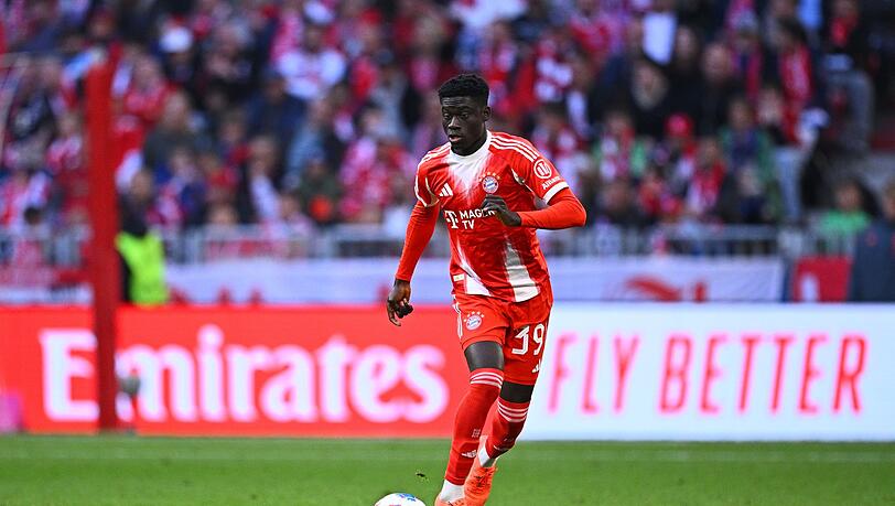 Bara Sapoko Ndiaye wurde vom FC Bayern fest verpflichtet. (Archivbild) Bara Sapoko Ndiaye wurde vom FC Bayern fest verpflichtet. (Archivbild)