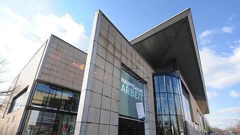 Blick auf das Haus der Geschichte in Bonn. Das Museum wurde am 14. Juni 1994 von Helmut Kohl eröffnet.