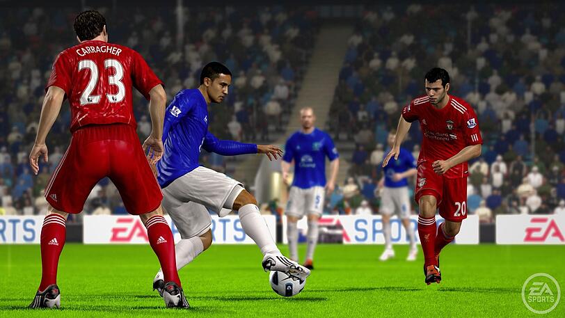 Neu seit "FIFA 11": Elf echte Spieler konnten online gegen elf Kontrahenten antreten. Auf den Moderatoren-Plätzen machte es sich ein neues dynamisches Duo bequem: Manni Breuckmann und Frank Buschmann. Neu seit "FIFA 11": Elf echte Spieler konnten online gegen elf Kontrahenten antreten. Auf den Moderatoren-Plätzen machte es sich ein neues dynamisches Duo bequem: Manni Breuckmann und Frank Buschmann.