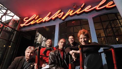 Wollen das Casablanca retten: Helfried Gröbe, Steffen Beutel, Martin Wittmann, Thomas Böckel und Tina Geißinger. Wollen das Casablanca retten: Helfried Gröbe, Steffen Beutel, Martin Wittmann, Thomas Böckel und Tina Geißinger.