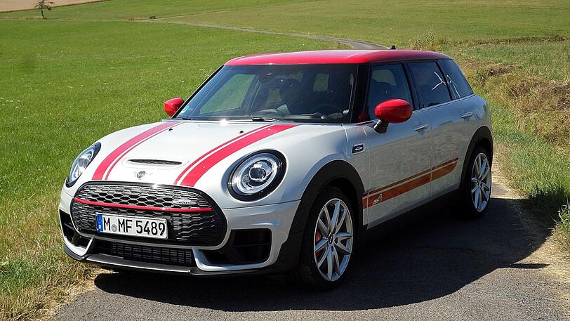 Streifen gehören dazu: Dass hier ein John Cooper Works-Modell steht, ist unübersehbar.