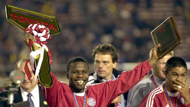 Der strahlende Torschütze im Weltpokalfinale 2001: Sammy Kuffour. Der strahlende Torschütze im Weltpokalfinale 2001: Sammy Kuffour.