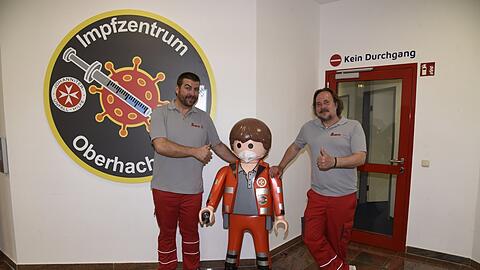 Franz Josef Strohmeier, Sascha Maaz (r.) im Impfzentrum.