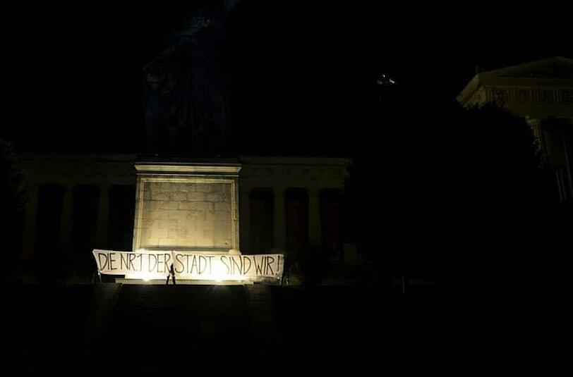 Der Ama-Derby des TSV 1860 II und FC Bayern II wirft seine Schatten voraus. Die Löwen-Fans ließen bereits im Vorfeld Banner und Worte in der Münchner Innenstadt sprechen.