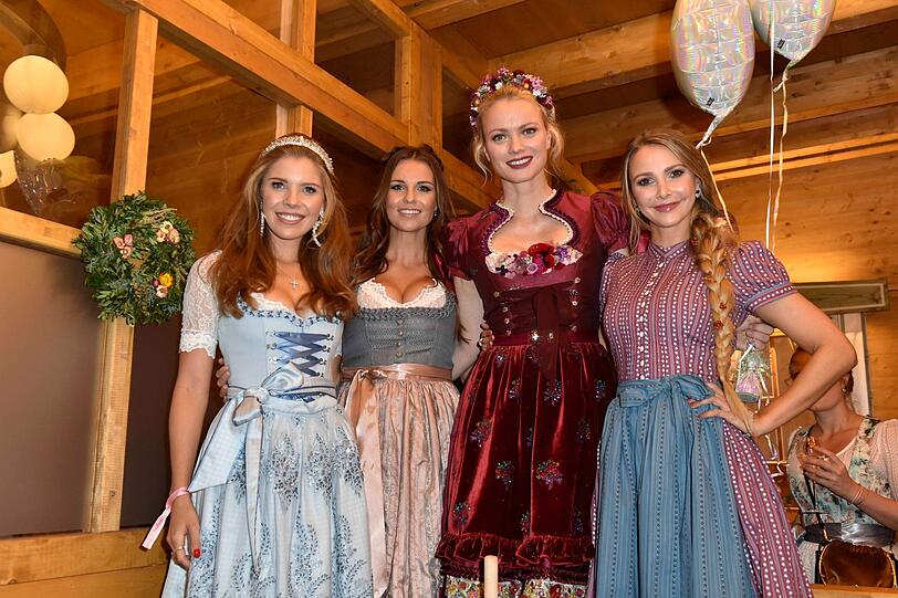 Victoria Swarovski, Laura Wontorra, Franziska Knuppe und Sophie Hermann