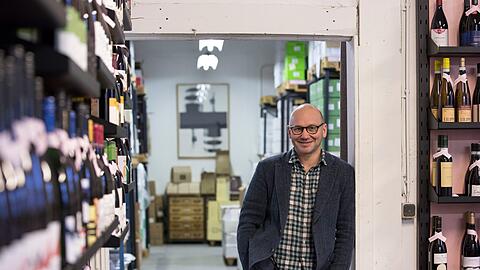 Guido Walter verkauft Wein gerne als "pädagogische Pakete", wie er sagt: Er kombiniert Bestseller wie Lugana mit anspruchsvolleren Gewächsen.