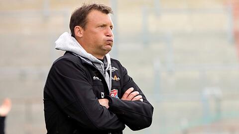 Ratlos: Trainer Claus Schromm von der SpVgg Unterhaching.