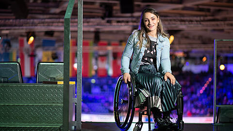 "Der Rollstuhl ist inzwischen ein Teil von mir. Ein Hilfsmittel, das mir alle möglichen Freiheiten gibt", sagt die ehemalige Bahnrad-Ausnahmeathletin Kristina Vogel, die seit einem Trainingsunfall im Juni 2018 im Rollstuhl sitzt.