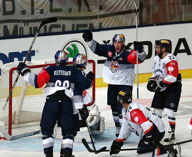 Der EHC Red Bull München besiegt Kosice mit 1:0.