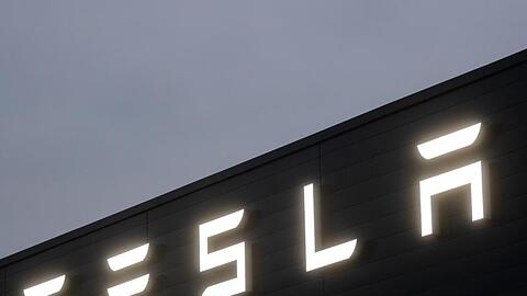 Für Tesla ist es bereits das dritte Quartal mit einem Überschuss in Folge.
