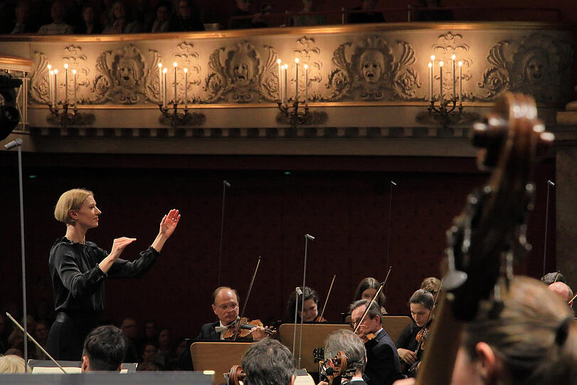 Joana Mallwitz und das Bayerische Staatsorchester.