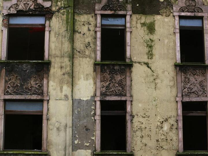Leerstehendes Haus in Duisburg: Hunderttausende haben in den vergangenen Jahrzehnten den sterbenden Industriestandort Ruhrgebiet verlassen.