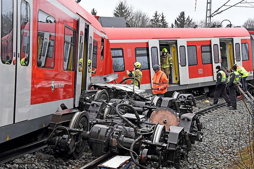 14.02.22
Ebenhausen, Gde. Schäftlarn; Lkr. München
Zugunglück: Frontalzusammenstoß zweier S-Bahnen
Foto: Thomas Gaulke, 81669 München; Tel: 0172/8606334