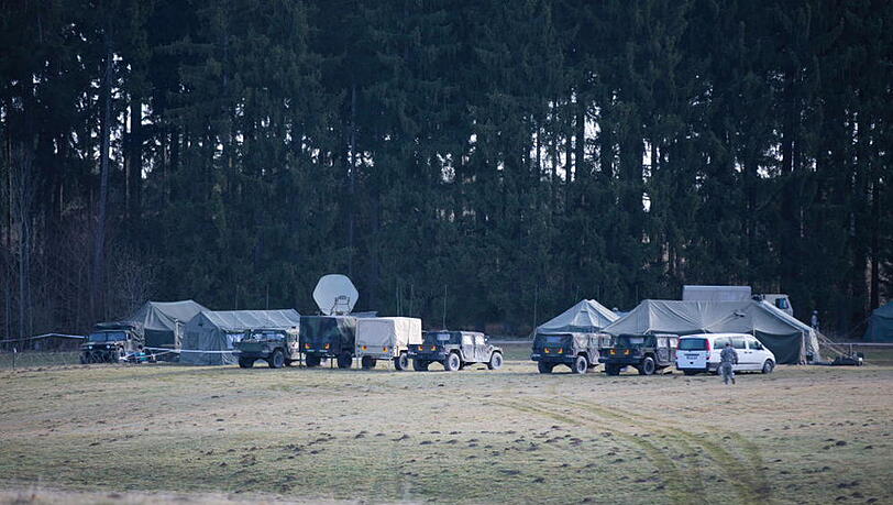 Kennt man normalerweise nur aus Hollywood-Streifen: Schwere Panzerwagen und Black Hawks der US Army. Derzeit üben die Soldaten Evakuierungen im Gebirge bei Traunstein. Hier gibt's die Fotos. Kennt man normalerweise nur aus Hollywood-Streifen: Schwere Panzerwagen und Black Hawks der US Army. Derzeit üben die Soldaten Evakuierungen im Gebirge bei Traunstein. Hier gibt's die Fotos.