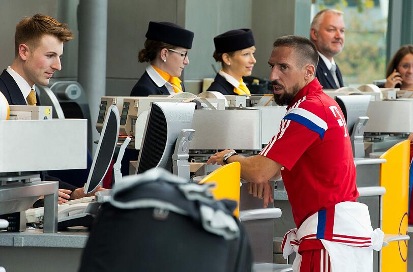 Frank Ribéry fliegt am Montagnachmittag als Joker mit dem FC Bayern zum Champions-League-Spiel nach Porto. (Archivbild)