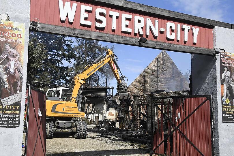 Durch den Brand im Freizeitpark bei Augsburg entstand ein Schaden in Millionenhöhe.