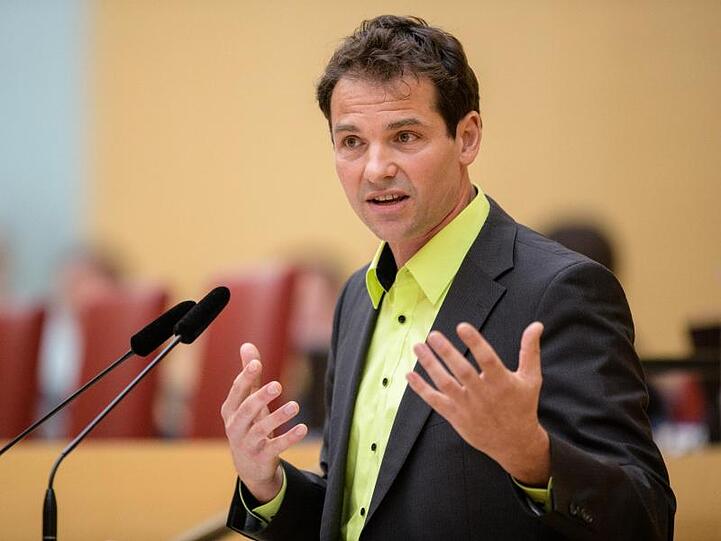 Martin Stümpfig (Bündnis 90/Die Grünen) spricht. Foto: picture alliance / Matthias Balk/dpa/Archivbild