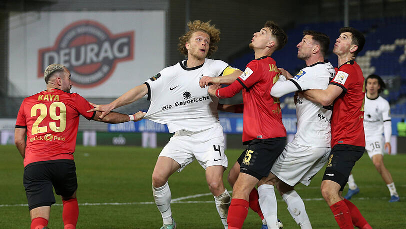 Mühte sich mit dem TSV 1860 zum 0:0 bei Wehen Wiesbaden: Kapitän Jesper Verlaat.
