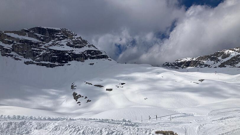 Schneedepots sollen den Start in die neue Wintersport-Saison erleichtern. Schneedepots sollen den Start in die neue Wintersport-Saison erleichtern.