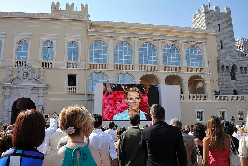 Impressionen: Der Tag der standesamtlichen Trauung von Fürst Albert und Charlene Wittstock in Monaco.