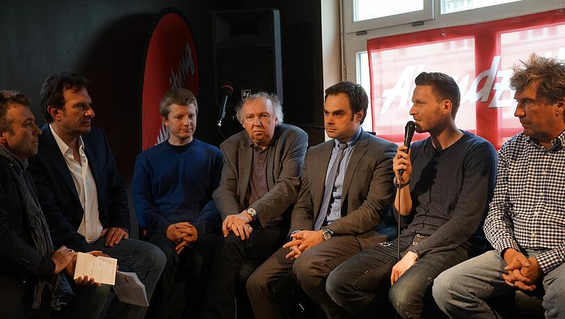 Der TSV 1860 im AZ-Café: Löwen-Star Benny Lauth, Geschäftsführer Robert Schäfer und Stadionsprecher Stephan Schneider im Talk Der TSV 1860 im AZ-Café: Löwen-Star Benny Lauth, Geschäftsführer Robert Schäfer und Stadionsprecher Stephan Schneider im Talk