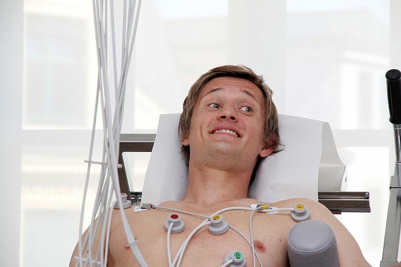 Kabel dran und los geht's: Die Löwen beim Herzcheck. Die Bilder