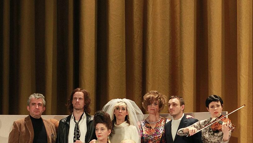 Gundars Abolinš, Thorbjörn Björnsson, Jelena Kuljiæ, Annette Paulmann, Franz Rogowski, Nurit Stark, Andrii Slota, Marie Goyette und Niels Bormann Gundars Abolinš, Thorbjörn Björnsson, Jelena Kuljiæ, Annette Paulmann, Franz Rogowski, Nurit Stark, Andrii Slota, Marie Goyette und Niels Bormann