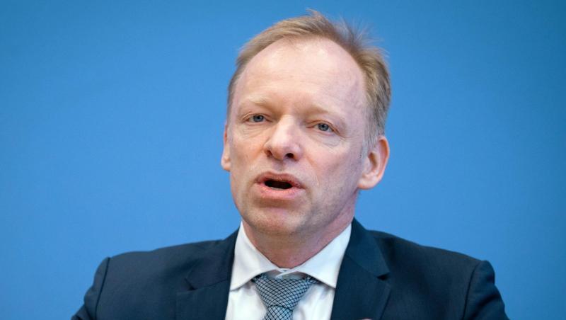 Clemens Fuest, Präsident des ifo-Instituts, erwartet durch die Corona-Krise Kosten in Höhe von Hunterten Milliarden Euro. Clemens Fuest, Präsident des ifo-Instituts, erwartet durch die Corona-Krise Kosten in Höhe von Hunterten Milliarden Euro.