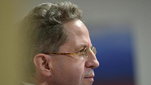 Nach seinen umstrittenen Äußerungen über Journalisten bekommt Hans-Georg Maaßen Rückendeckung: Die Thüringer CDU sieht natürlich einen Platz in der Partei für den ehemaligen Verfassungsschutzpräsidenten.