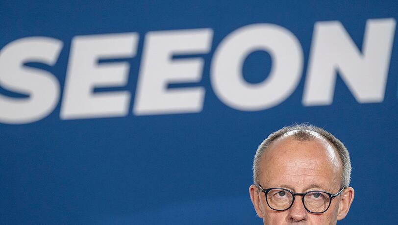 So richtigen Grund zur Freude hat Merz derzeit nicht. Innen- wie au&szlig;enpolitisch stehen er und seine Bundesregierung vor gewaltig gro&szlig;en Herausforderungen.