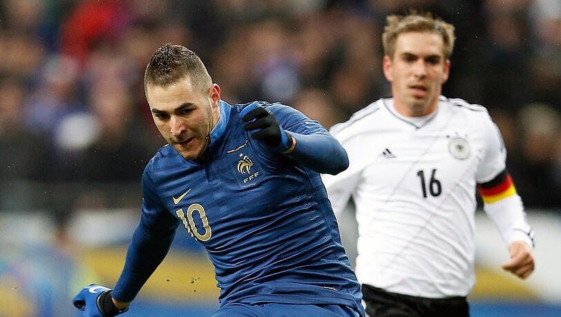 Zuletzt trafen Deutschland und Frankreich in einem Freundschaftsspiel im Februar 2014 aufeinander. Hier Karim Benzema (l.) und Philipp Lahm. Zuletzt trafen Deutschland und Frankreich in einem Freundschaftsspiel im Februar 2014 aufeinander. Hier Karim Benzema (l.) und Philipp Lahm.