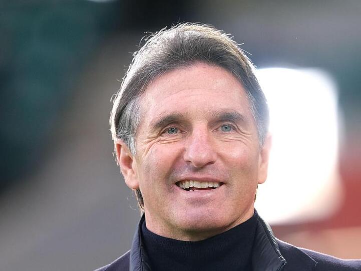 Trainer Bruno Labbadia könnte bei einem Sieg beim FC Augsburg mit dem VfL Wolfsburg auf einem Europapokalplatz überwintern.