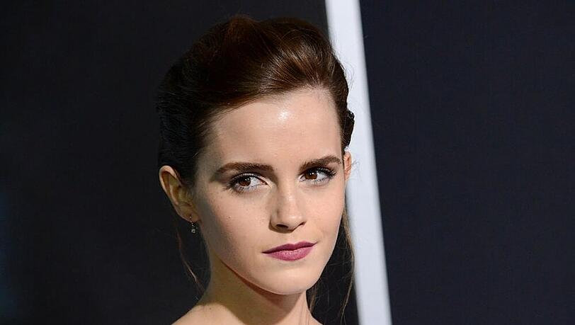 Emma Watson ist - wie auf diesem Foto aus dem Oktober - wieder solo unterwegs Emma Watson ist - wie auf diesem Foto aus dem Oktober - wieder solo unterwegs