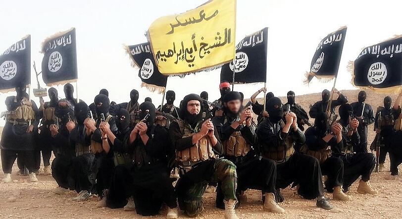 Martialische Posen: Die Terrormiliz Islamischer Staat wütet in Syrien und im Irak. Auch Menschen aus dem Freistaat schließen sich der Gruppe an.