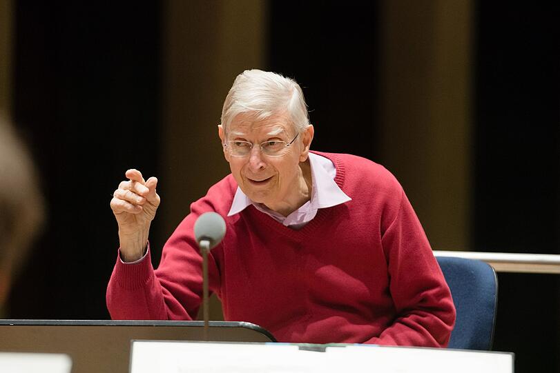 Herbert Blomstedt bei einer Probe für das Konzert im Herkulessaal.