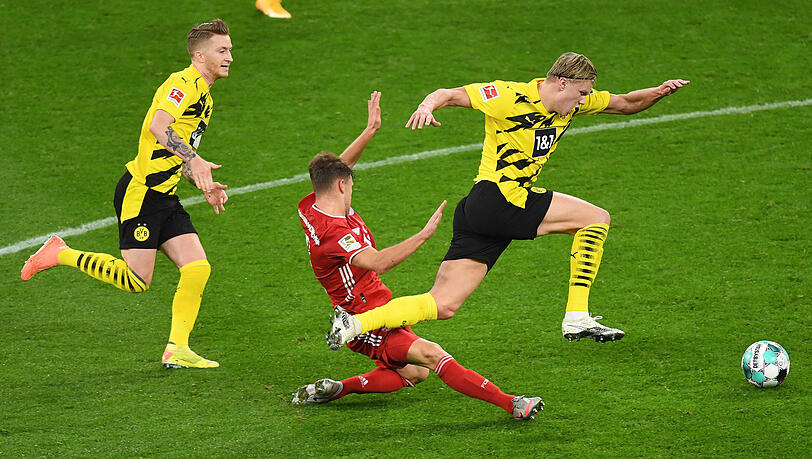 Die Szene, in der es passierte: Kimmich foult Haaland und verdreht sich das Knie. Die Szene, in der es passierte: Kimmich foult Haaland und verdreht sich das Knie.