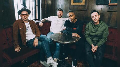 Die Boyband Blue setzt nach sieben Jahren mit neuem Album und Tour zum Comeback an.