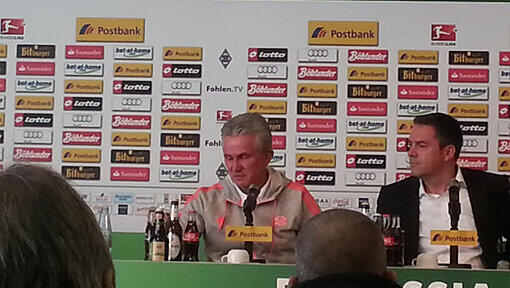 Bei der Pressekonferenz nach seinem letzten Bundesligaspiel in Mönchengladbach ringte Jupp Heynckes um Worte. Schließlich kamen ihm die tränen. Bei der Pressekonferenz nach seinem letzten Bundesligaspiel in Mönchengladbach ringte Jupp Heynckes um Worte. Schließlich kamen ihm die tränen.