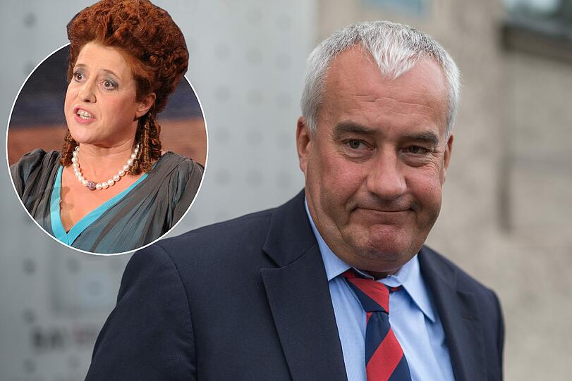 Luise Kinseher, 2015: "Sollte doch einer der anwesenden, amtierenden Politiker tatsächlich noch mal in die bayerische Geschichte eingehen, wird dank dem Ludwig Spaenle keiner davon erfahren. Zumindest nicht im Unterricht."