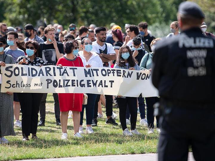 Protestveranstaltung gegen Polizeigewalt in Düsseldorf.
