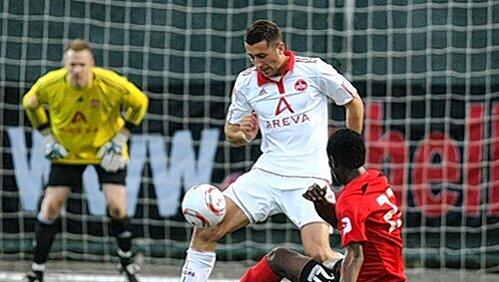 "Dominikwird gegen Leverkusen eine gute Rolle spielen": Club-Trainer Dieter Hecking über Dominik Maroh (Mitte). "Dominikwird gegen Leverkusen eine gute Rolle spielen": Club-Trainer Dieter Hecking über Dominik Maroh (Mitte).