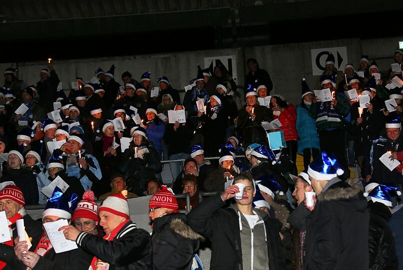 Adventssingen des TSV 1860 München im Grünwalder Stadion